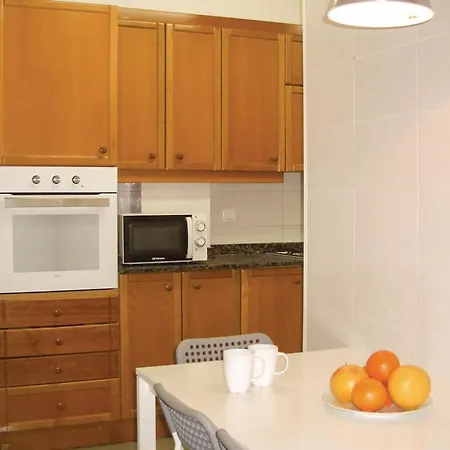 Appartement 4 Bedroom Stunning In